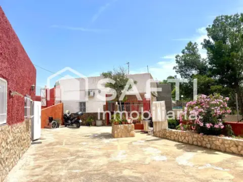 Finca rústica en Montroi - Montroy