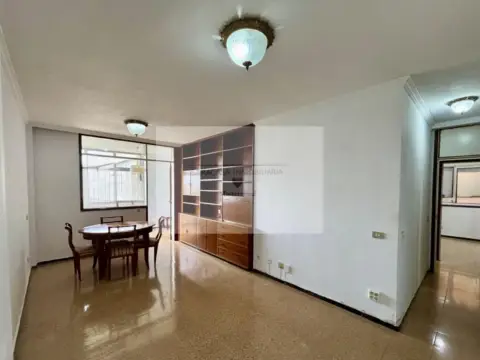 Piso en calle de Luis Benítez Inglott