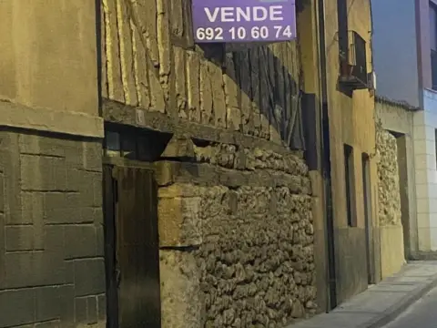 Casa en calle de la Pintada