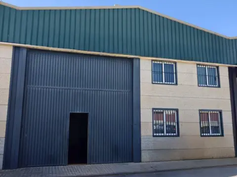 Nave industrial en Avenida Parsi