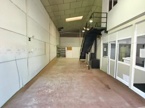 Nave industrial en Avenida Parsi