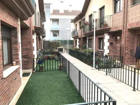 Casa adosada en calle del Orfeón