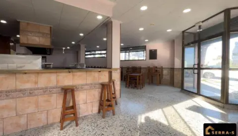 Local comercial en Ronda Cervantes