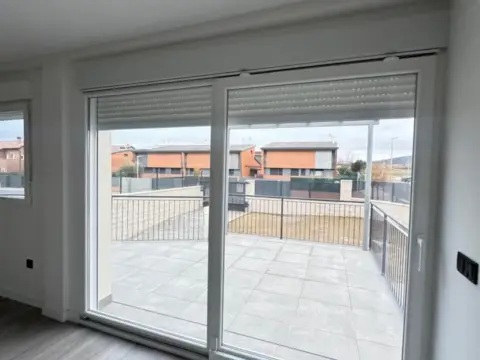 Casa pareada en calle Espigas