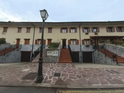 Casa adosada en calle Urbanización Ugaldea, nº 9