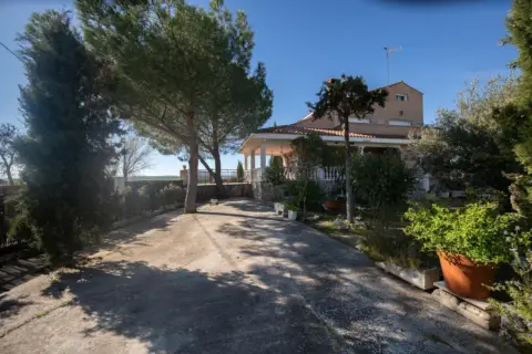 Chalet en Camino Viñas