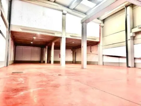 Nave industrial en La Carolina-Guadalpín