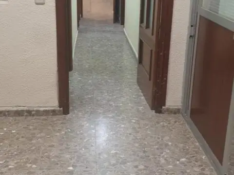 Local comercial en Avenida de Miguel de Cervantes