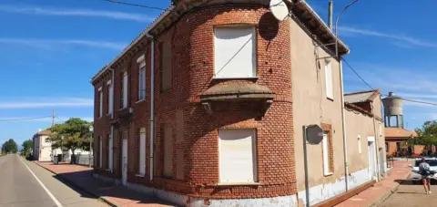 Rustic house in Carretera de Mayorga-Astorga