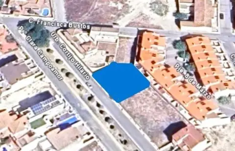 Terreno en calle de Clara Campoamor