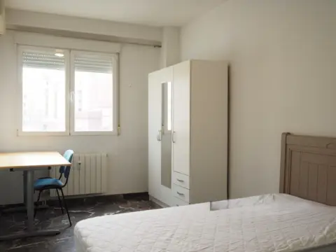 Piso en calle de Trajano, 8