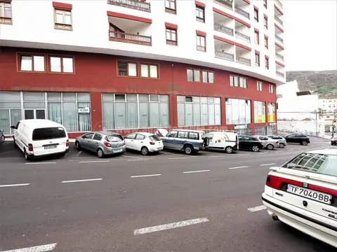 Oficina en Avenida 25 de Abril