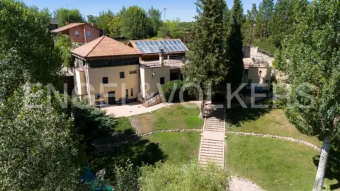 Chalet en calle de Fuente del Cisne, 211