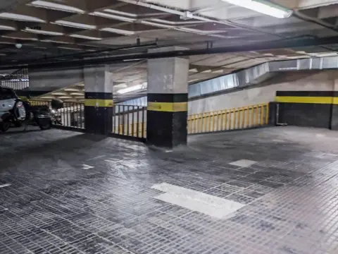 Garaje en La Nova Esquerra de L´Eixample