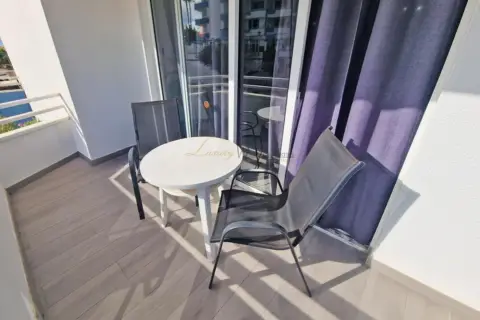 Estudio en Avenida J.M. Galván Bello