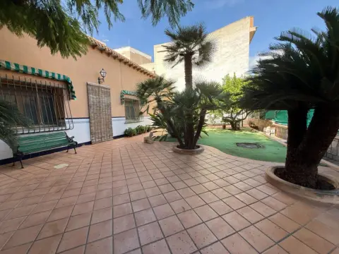Chalet en calle de Menéndez Pelayo