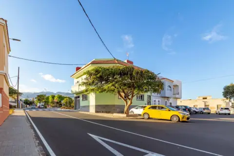 Casa pareada en calle Federico Garcia Lorca, 18