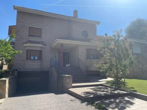 Chalet en Cobeña