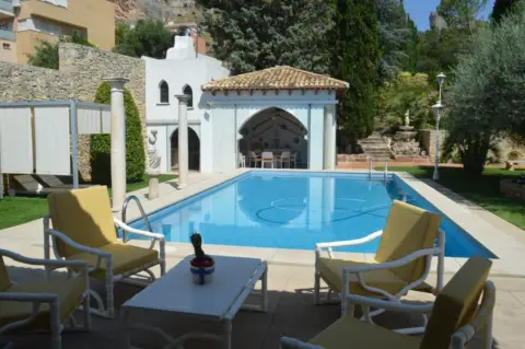 Chalet en Carrer d'Isabel 'la Catòlica'
