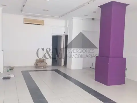 Local comercial en Carrer Pintor Cabrera, 23