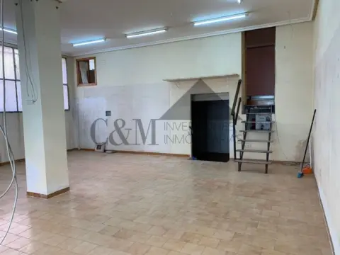 Local comercial en calle El, nº 71