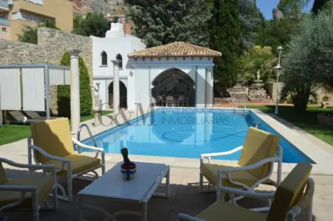 Casa pareada en Carrer d'Hermenegild Pelleja, 11