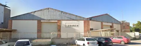 Nave industrial en Carrer Ribesalbes
