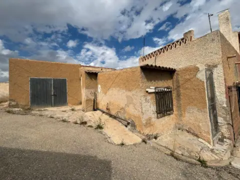 Finca rústica en Campotéjar-Los Valientes