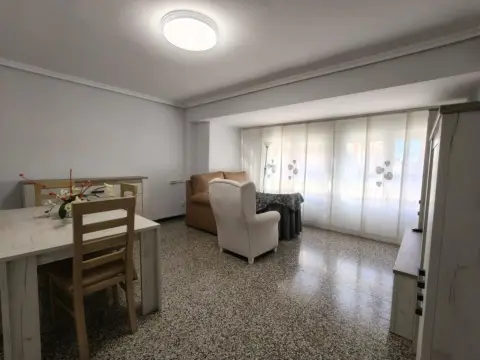 Piso en Barri Zona Nord