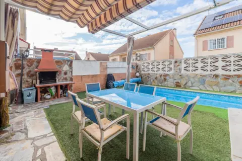 Casa pareada en calle de Príncipe de Asturias