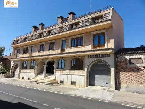 Casa adosada en calle de Onésimo Redondo