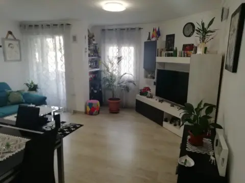Piso en Los Gladiolos