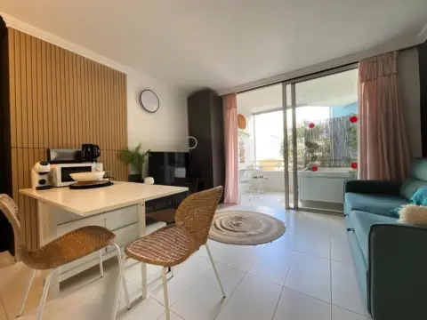 Estudio en Avenida J.M. Galván Bello, nº 3