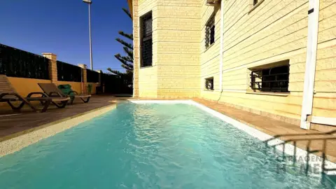 Casa adosada en calle del Acebo, 13