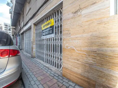 Local comercial en calle de la Asunción, 74