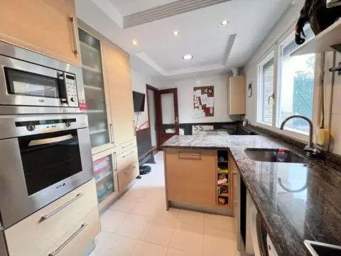 Casa adosada en Otañes-Baltezana-Ontón