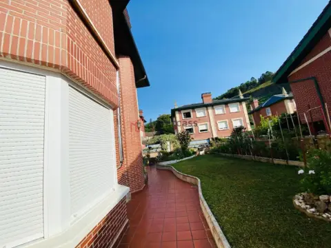 Casa adosada en calle Chinchapapa