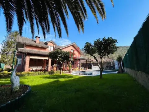 Chalet en Barrio de Pomar