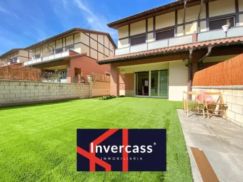 Casa adosada en calle Santullan