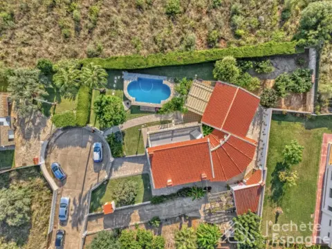 Chalet en calle Carrer Dels Cedres