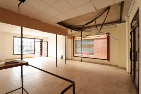 Local comercial en calle Centro Comercial Redondela Pb Prt 16