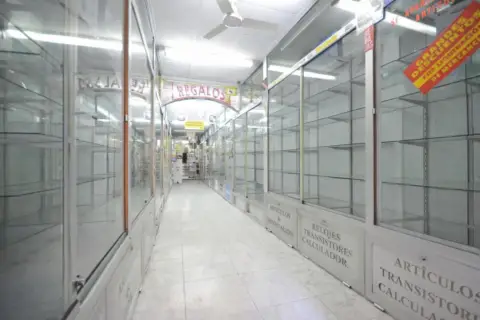 Local comercial en calle Ginés Martín