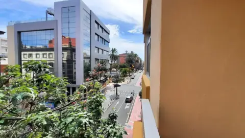 Piso en calle León y Castillo