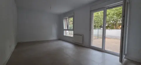 Casa adosada en Avenida del Primero de Junio, 12