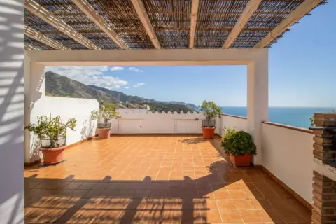 Casa adosada en calle Maro