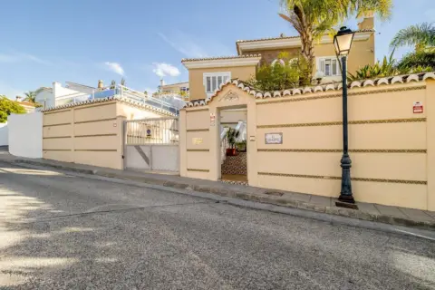 Chalet en Riviera de Trayamar