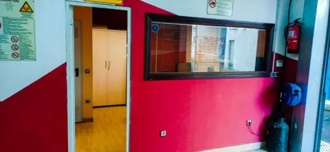 Nave industrial en calle del Arquitecto Tioda, 6