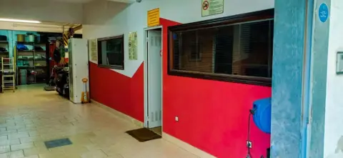 Nave industrial en calle del Arquitecto Tioda, 6