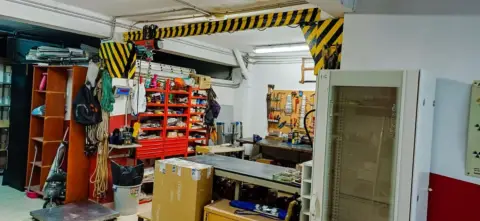 Nave industrial en calle del Arquitecto Tioda, 6