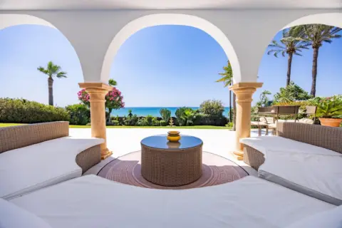 Chalet en Cabopino-Artola